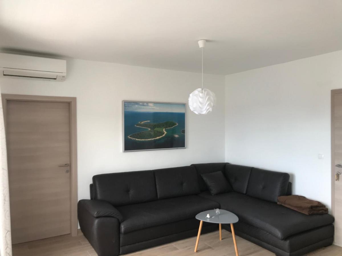 Apartment Marika マリ・ロシニュ エクステリア 写真